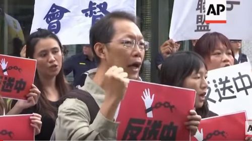 Un consilierul de stat chinez avertizează SUA ”să nu se joace cu focul” în problema Taiwanului. China va aplica sancțiuni firmelor americane care vor vinde arme autorităților din Taipei