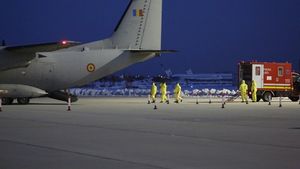 MAE a repatriat 277 de români rămași blocați în Italia, la Torino, cu două avioane charter