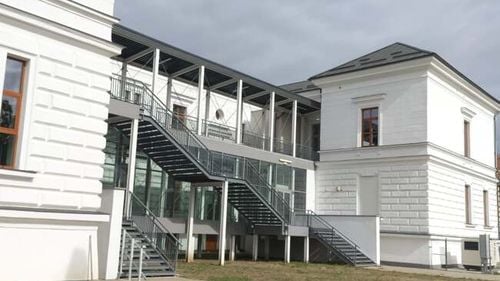 Noul spital de oncologie din Arad devine operaţional de vineri / A costat 16 milioane de lei / ”Sunt internaţi 12 pacienţi. Toţi vor ajunge vineri seara la noul spital”