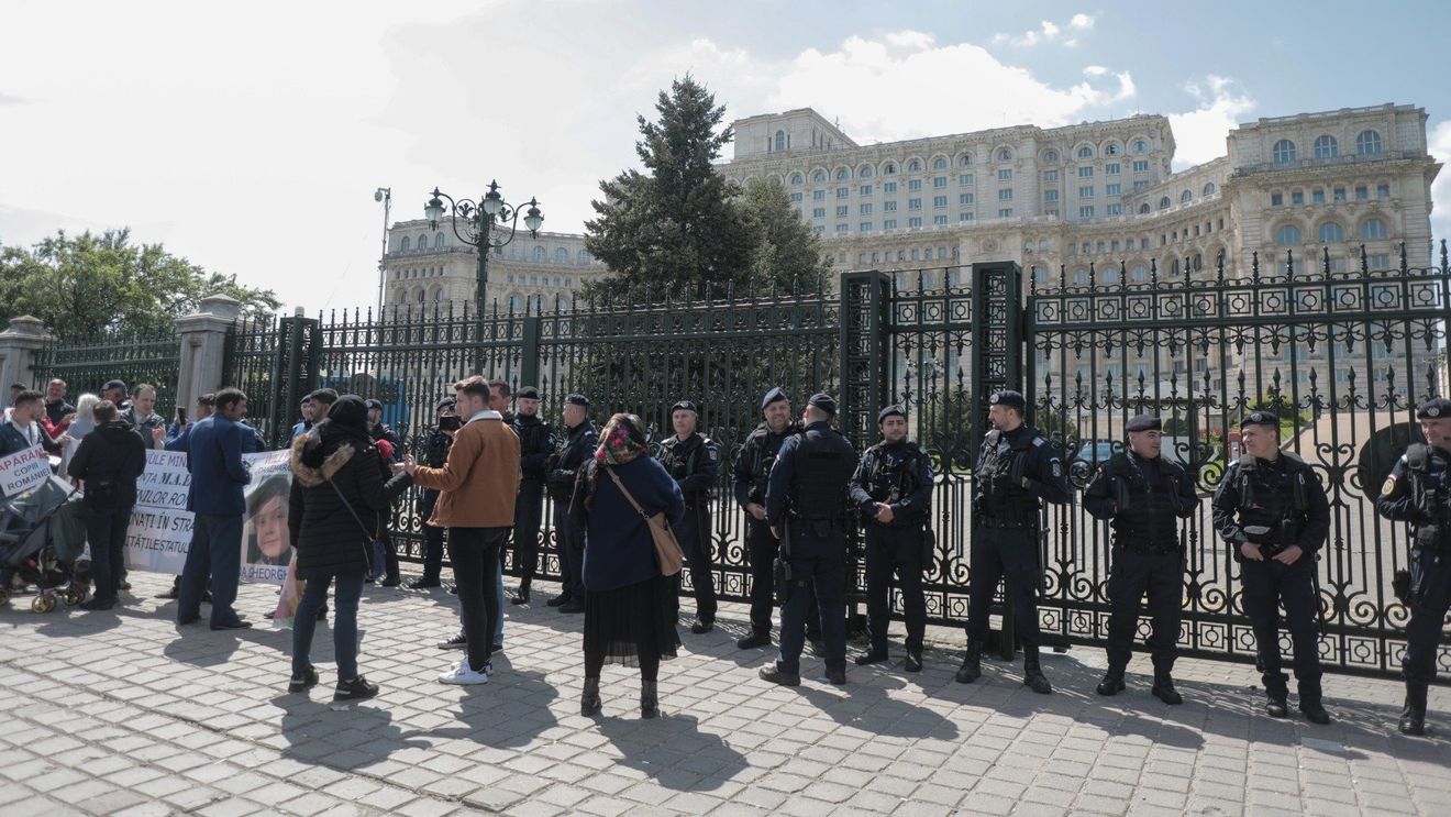 Doi deputați PSD cer sancționarea susținătorilor AUR care au făcut scandal în Parlament