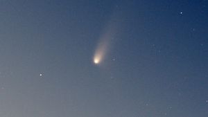 O cometă care a mai trecut pe lângă Pământ acum zeci de mii de ani, când existau oamenii de neanderthal, va fi din nou aproape de planeta noastră în jur de 13 octombrie