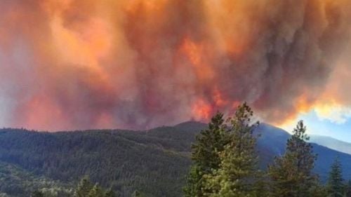 VIDEO Stare de urgenţă în provincia canadiană British Columbia din cauza incendiilor de vegetaţie / 15.000 de persoane evacuate, avertizare pentru alte 20.000