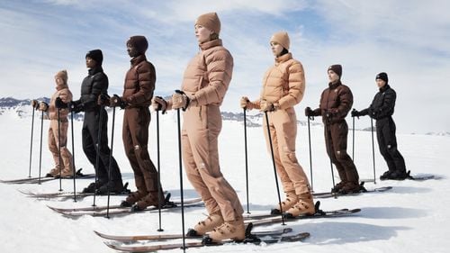 The North Face, cunoscut pentru îmbrăcămintea de ski, și Skims, brandul lui Kim Kardashian, lansează o colaborare