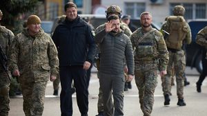Bombardamente au fost auzite chiar înainte și după vizita lui Zelenski la Herson