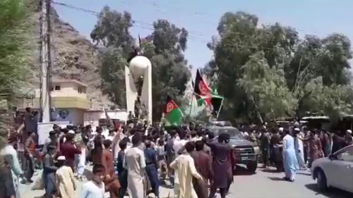 VIDEO Afganistan: Mai multe persoane au fost ucise în Asadabad, după ce talibanii au deschis focuri de armă la un protest de Ziua Independenței