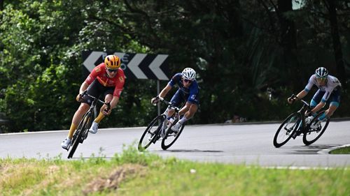 Turul Franței 2024 etapa 1: Romain Bardet câștigă și preia primul tricou galben