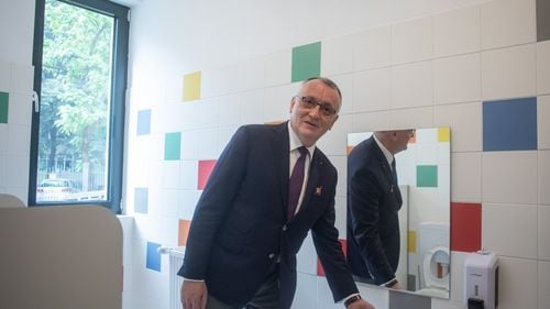 Cîmpeanu: Nu are legătură toaleta în curte cu calitatea educației