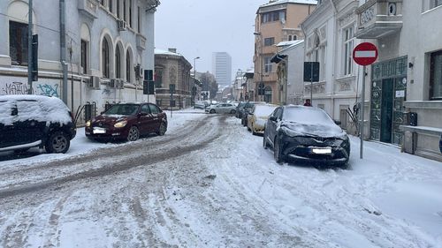 Stratul de zăpadă ar putea ajunge la 40 de centimetri în Bucureşti, în următoarele zile