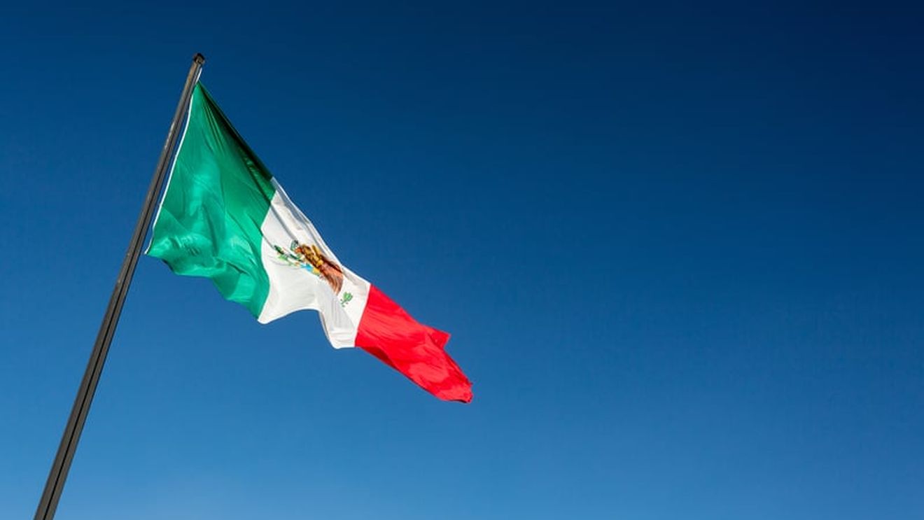 Bătaie între lideri în Senatul mexican / S-au schimbat pumni, au fost îmbrânceli şi strigăte, după ce un lider al partidului de opoziţie l-a bruscat pe preşedintele camerei