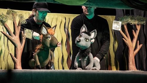 VIDEO Cum reacționează copiii de 4 ani, atunci când lupul postează online informații false / Spectacol de teatru despre fake news pentru cei mai mici spectatori, realizat de regizoarea Gabriela Lungu