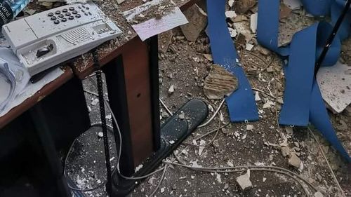 Oficialii Şcolii de Poliţie din Câmpina, unde o bucată de tavan a căzut, în campusul unde sunt cazaţi elevii: În câteva dormitoare sunt urme de lovituri  pe tavane, produse de elevi. E posibil ca o astfel de lovitură să fi dus la desprinderea tencuielii