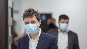 Nicuşor Dan, întrebat dacă este „antivaccinist”: Nicidecum! După cum știți, sunt om de știință. Mi-am vaccinat fetița. Nu m-am vaccinat pentru că am trecut prin COVID-19. Mă voi vaccina și în momentul acela veți afla