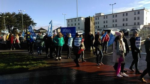 Protest în Irlanda: 35.000 de asistente medicale cer creșteri salariale și condiții de muncă mai bune/ Au fost anulate peste 2000 de operații