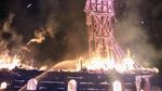 Incendiu la o biserică de lemn din Maramureș / Flăcările au cuprins și turla de 25 de metri