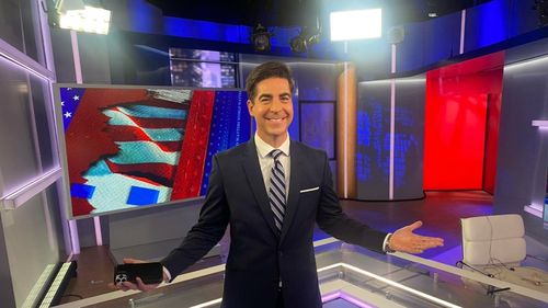 Fox News l-a înlocuit pe Tucker Carlson cu Jesse Watters, un prezentator TV la fel de radical