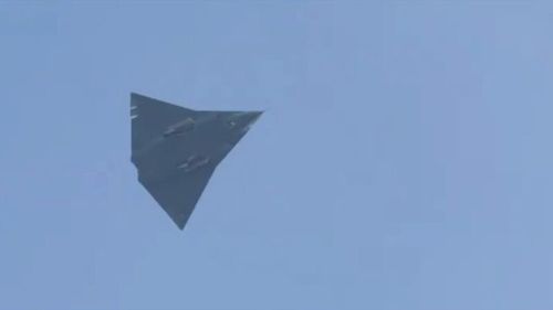 China testează intens avioanele invizibile de generația a șasea, J-36 și J-50 / Experții vorbesc despre manevrabilitate extremă și design futurist