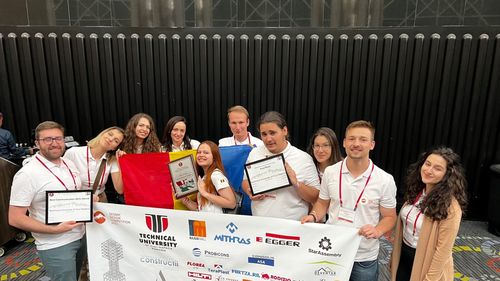 O echipă de studenţi ai Universităţii Tehnice din Cluj-Napoca a obţinut locul I la o competiţie în domeniul ingineriei seismice desfăşurată în SUA/ Echipă de la Universitatea Tehnică de Construcţii Bucureşti, pe locul III