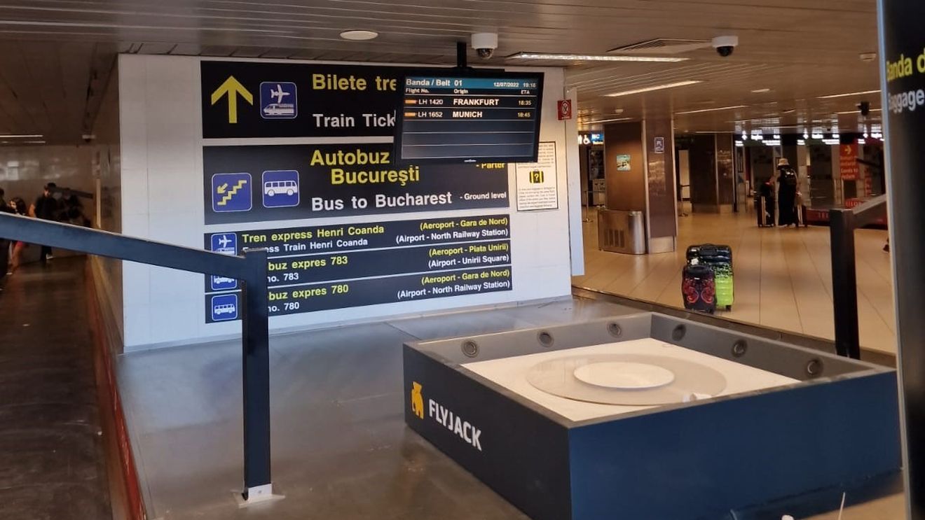 Cum arată haosul de pe aeroporturi din cauza lipsei de personal. Experiența unui român care a zburat de la Frankfurt la Otopeni și a rămas fără bagaje / La biroul de bagaje pierdute nu era nimeni