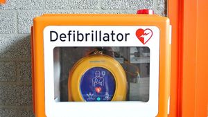 Defibrilatoare automate montate în zonele aglomerate din Timișoara