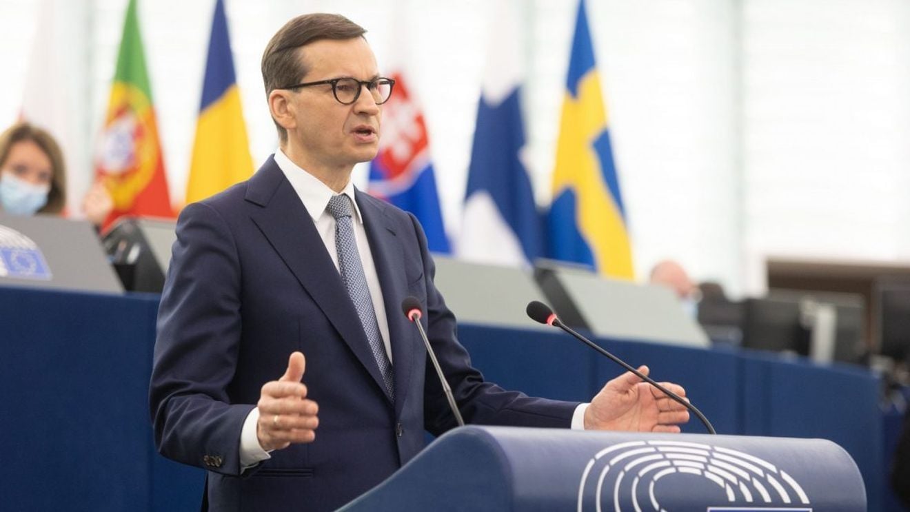 Premierul Poloniei: Ca urmare a situaţiei extrem de dificile din România cauzate de COVID-19, am decis să trimitem o misiune medicală în România