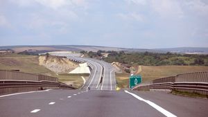 Planul de investiții în infrastructură până în 2030: Alocare a 2% din PIB pe an pentru modernizarea și dezvoltarea infrastructurii. Fonduri necesare de peste 72 de miliarde de euro