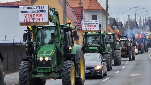 Fermierii din țară nu renunță la proteste / În Covasna se blochează marţi drumurile naționale din județ / În Sibiu se pregătește un nou protest, miercuri / În Satu Mare, fermierii au ieșit în stradă marți dimineață