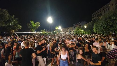 Polițiștii au oprit o petrecere cu 200 de persoane din Cluj Napoca și au împărțit amenzi de peste 100.000 lei