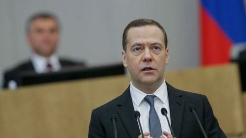 Medvedev: „Camarila de la Kiev a dat naștere unui proiect de «garanții de securitate», care sunt în esență un prolog la un al Treilea Război Mondial. Nimeni nu va oferi «garanții» naziștilor ucraineni”