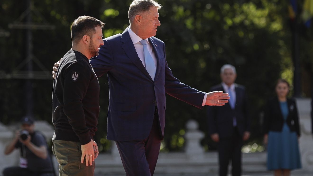 VIDEO Iohannis, alături de Zelenski: Vom continua sprijinul, inclusiv cel militar, cât este necesar, până la victorie / Președintele Ucrainei: Am discutat solicitările noastre militare. Accentul principal a fost pus de mine pe sisteme antiaeriene