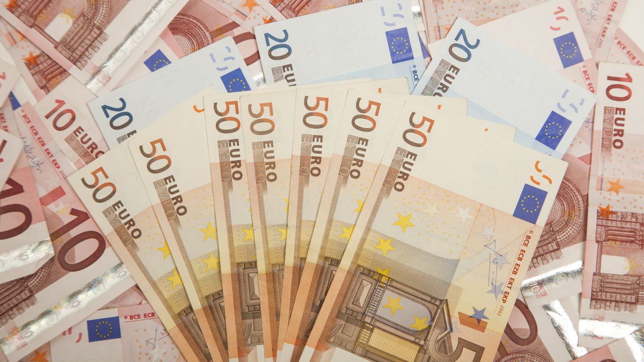 Băncile din Grecia renunţă la comisioanele pentru retragerile de numerar de la ATM-uri
