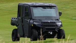 Donald Trump joacă golf sub protecția primei mașinuțe de golf blindate din istoria Secret Service, botezată sugestiv „Golf Force One”