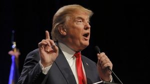 Trump promite angajarea a încă 10.000 de poliţişti de frontieră dacă va fi ales preşedinte / Promite 10% în plus la salariul și o primă de 10 mii de dolari la semnarea noului contract de muncă