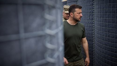 Trump a vrut să anuleze vizita lui Zelenski la Washington, dar Macron l-a convins să-l primească pe liderul ucrainean la Casa Albă (surse)