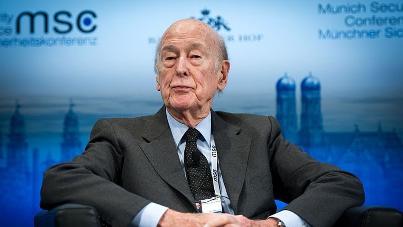 Fostul președinte francez Valéry Giscard d'Estaing a murit la 94 de ani/ Giscard a inițiat reforme sociale importante precum legalizarea avortului sau scăderea dreptului de vot la 18 ani și a fost precursorul G8