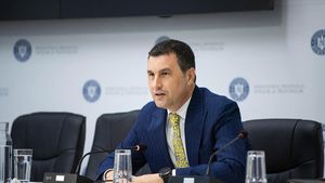 Ministrul Finanţelor, Tanczos Barna, a ajuns la Guvern pentru discuţii cu premierul Ciolacu privind măsurile fiscale din Ordonanţa - trenuleţ, ce urmează să fie adoptată până la finalul anului