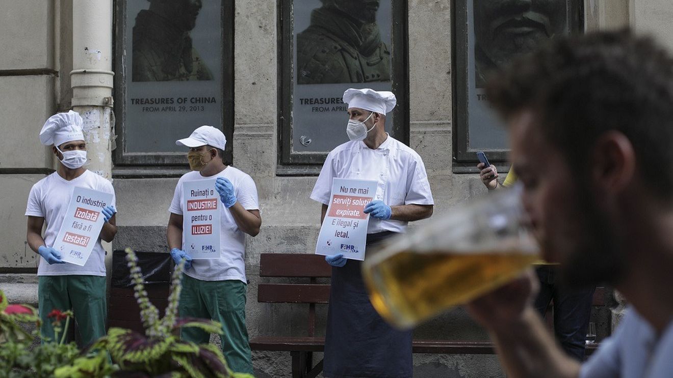 Patronatele din industria ospitalității: Clientul va suporta și el nota de plată pentru creșterea TVA de la 5% la 9% în HoReCa