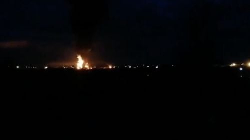 Două instalații petroliere din Rusia, în flăcări după atacuri cu drone