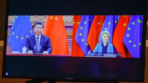 Preşedinta Comisiei Europene va cere o concurenţă "echitabilă" cu China la întâlnirea de luni cu preşedintele Xi Jinping