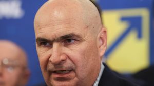 Bolojan, întrebat ce se întâmplă dacă va câştiga alegerile Călin Georgescu: Va trebui o mobilizare foarte serioasă, în aşa fel încât doamna Lasconi să câştige. Această lume politică, dacă nu a făcut ceea ce trebuie, a ţinut România pe direcţia bună