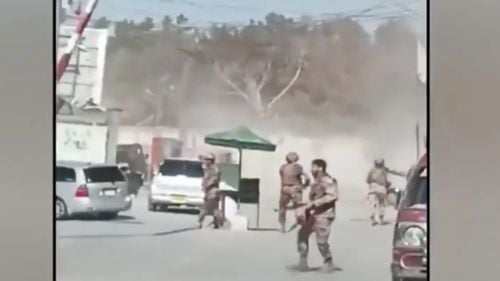 Atac cu bombă asupra unui convoi de diplomaţi străini în Pakistan / Un poliţist a fost ucis, patru răniţi