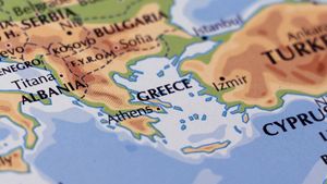 Grecia investește 5 miliarde de euro în decarbonizarea insulelor