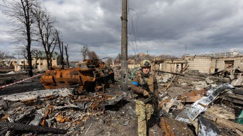 Ziua 42 de război. Putin numește masacrul de la Bucea o „provocare grosolană și cinică” / SUA impun noi sancțiuni împotriva unor importante bănci din Rusia și asupra fiicelor lui Putin / Soldații ruși, acuzați că folosesc crematorii mobile în Mariupol