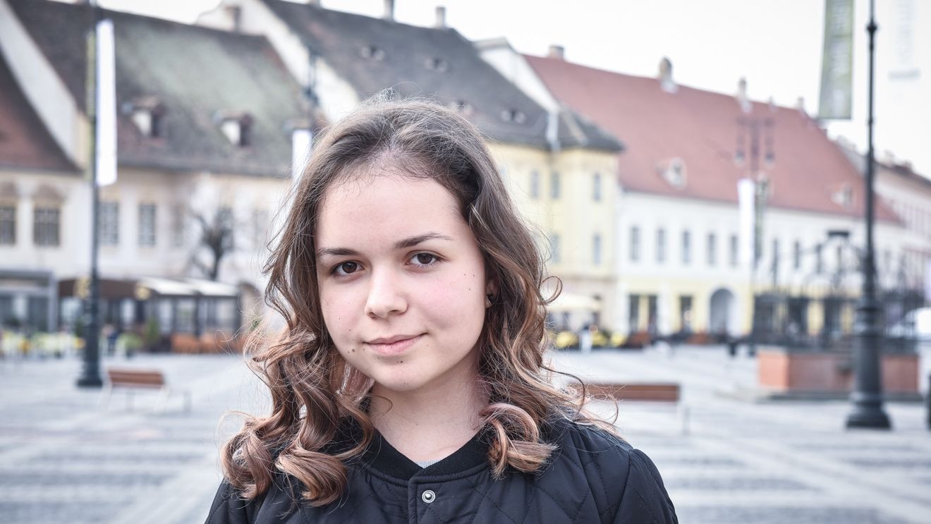 Elevă a Colegiului Gheorghe Lazăr din Sibiu, admisă la unele dintre cele mai bune universități din lume / Directorul liceului: „Este printre cei mai buni elevi pe care școala i-a avut vreodată” / University College London i-a propus specializarea inginerie robotică și inteligență artificială