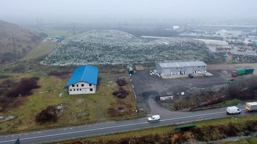 Primarul din Baia Mare, în conflict cu operatorul de salubritate Drusal, explică cum s-a ajuns în situația ca această firmă să nu mai ridice gunoiul timp de o lună / „Voi propune să ne facem propriul serviciu de colectare și depozitare a deșeurilor”, spune Cătălin Cherecheș