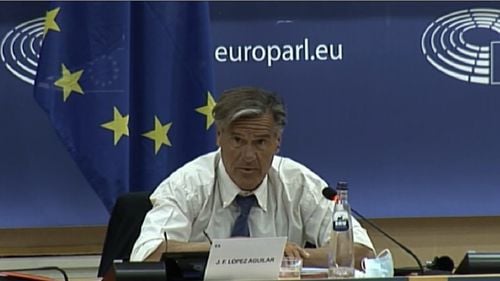 Care este calendarul de urgență pentru aprobarea certificatului de călătorie: Parlamentul European urmează să adopte amendamentele la propunerea Comisiei în sesiunea din aprilie / Acordul negociat cu Consiliul va fi dezbătut în plen la începutul lunii iunie