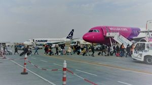 Bătaie între 3 pasageri, unul din Belarus și doi din Georgia, pe o cursă Wizz Air / Avionul care zbura pe ruta Air Memmingen (Germania) - Kutaisi (Georgia) a aterizat de urgență la Cluj