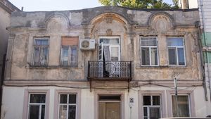 Proprietarii clădirilor din centrul vechi și zona centrală a Constanței nu mai pot interveni haotic asupra fațadelor (document)