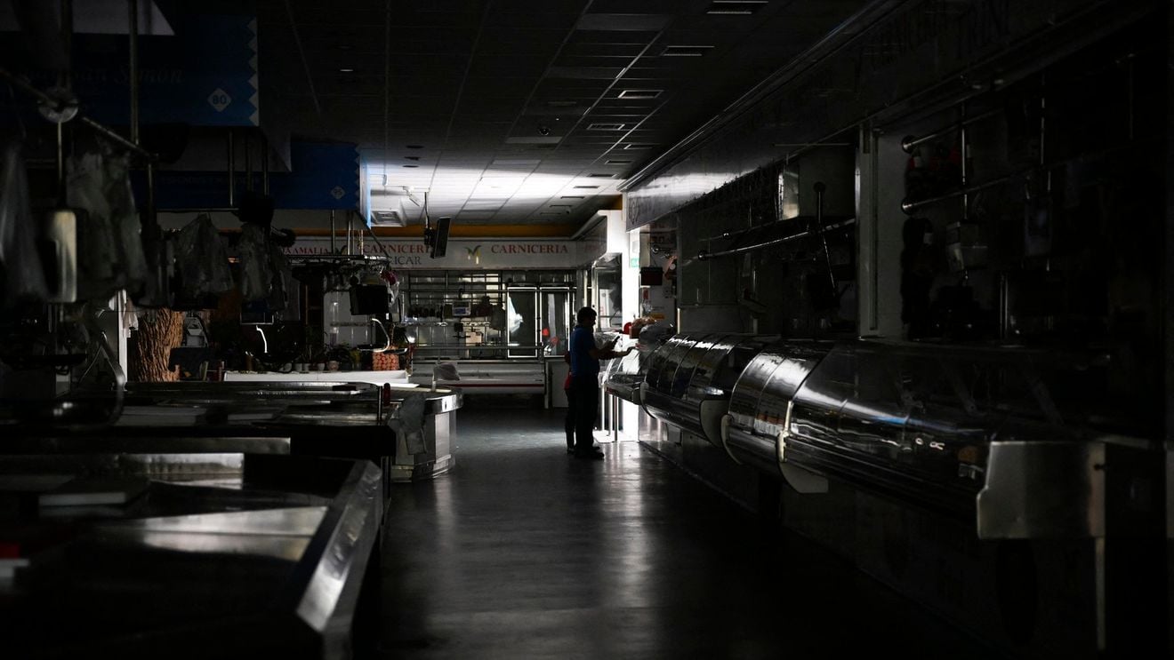 Blackout-ul din Spania a fost cauzat de o „cascadă de supratensiuni” şi de energia din surse regenerabile, au stabilit experții