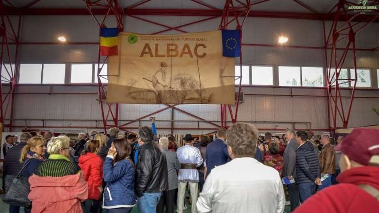 Alba: Târgul Național de Turism Rural, în Țara Moților, la Albac / Evenimentul este cel mai longeviv şi cel mai mare târg de promovare a turismului rural