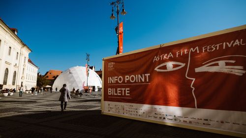 JURNAL DE FESTIVAL. Pixel versus hârtie, discuția zilei la festivalul de film documentar Astra Film din Sibiu  (Parteneriat)